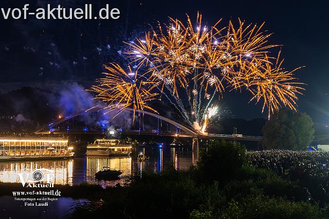 B-SA-Donau in Flammen Foto Laudi -100703.jpg